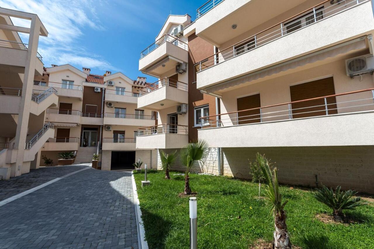 Apartments Rivijera Herceg Novi Bagian luar foto