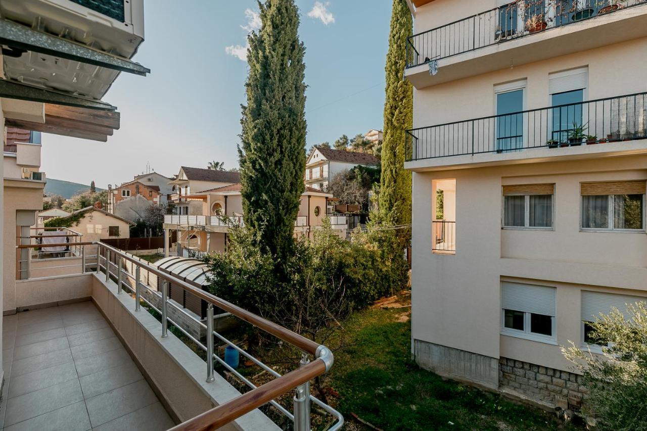 Apartments Rivijera Herceg Novi Bagian luar foto