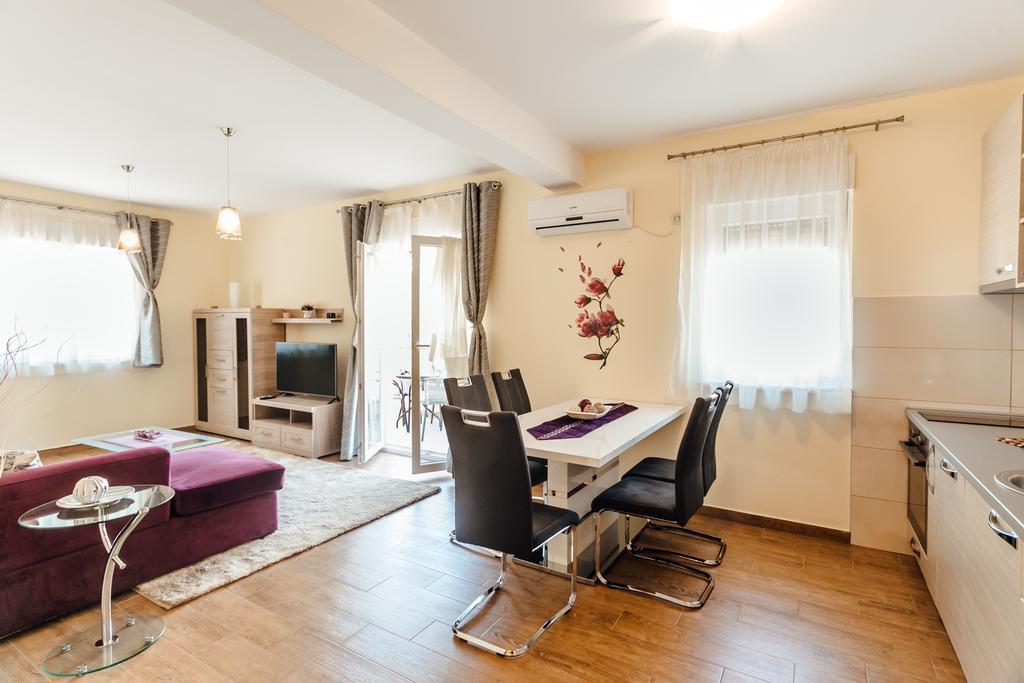Apartments Rivijera Herceg Novi Bagian luar foto